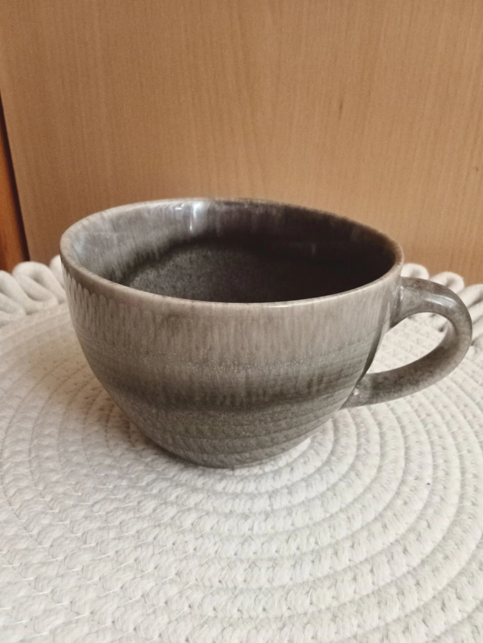 Taza gris Santa Clara nueva con etiquetas de cerámica